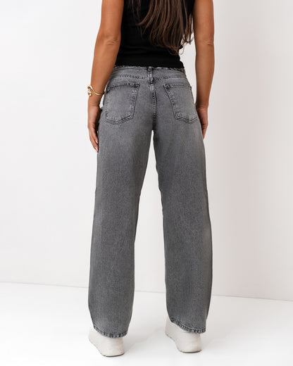 Szare jeansy wide leg ze średnim stanem i chustą